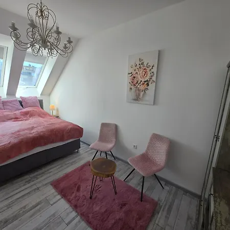 Rottenbiller Gardens 5 Apartment